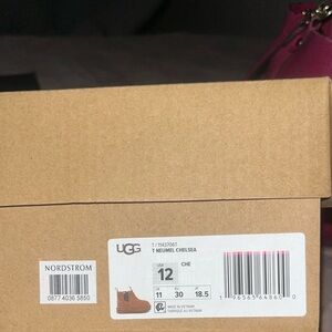 UGG Neumel Chelsea Boots - Brown